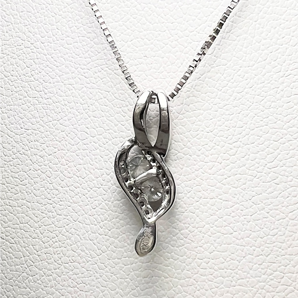 0.20 ctw Round Diamond Swirl Pendant - Picture 4 of 5
